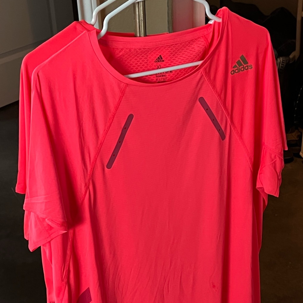 Mens XL ADIDAS heat ready shirt. NWT
